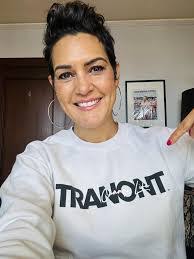 Lenore Stratton's Instagram, Twitter & Facebook