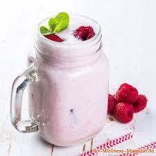 Quark, insbesondere magerquark, ist ein tolles milchprodukt. Eiweissshake Mit Quark Und Himbeeren Low Carb Eiweiss Diat Rezept Zum Abnehmen
