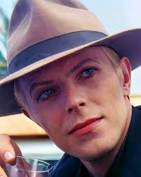 ☆ Bowie⚡(as Thomas Jerome Newton)