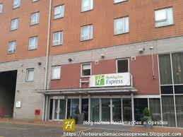Services are operated by dockland light railway (dlr). Hoteis Reclamacoes E Opinioes Holiday Inn Express Limehouse London