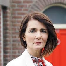 Amelia Crowley's Instagram, Twitter & Facebook