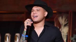 Our angel shooting star perfume bottle features blue gems and delicately sculpted facets that reflect light and shadows. Tierry Lanca Ep Do Dvd Acertou Na Mosca Istoe Independente