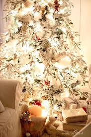 Feather garland for christmas tree. Redstar Feather Garland Fluffy Boa For Flocked Xmas Tree Decorations Strips White Feather Boas For Christmas Tree Decoration Indoor Or Outdoor Home Decor Holiday Party 6m Long Ribbon Home Kitchen Home