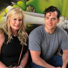Henry Cavill News On Twitter Frank And His Wife Also Ran Into A Now Suntanned Henry Cavill And Shared This Great Shot From Fort Lauderdale Https T Co 7radyvhu8o Happybirthday Https T Co Ds9rtgu2y0