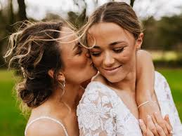 Wales rugby internationals marry each other in stunning wedding ceremony