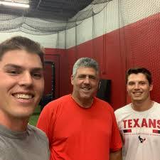 Donnie Barrett's Instagram, Twitter & Facebook