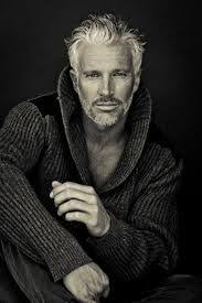 steward mc flann der boss der gestaltwandler in ballygannon grey hair men handsome men quotes older mens hairstyles