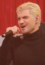 Jão cantando Exagerado no pocket show da coca cola #jao #cocacola Obrigada  @Jão Brasil por deixar esse show salvo ❤️‍🩹🫵🏽