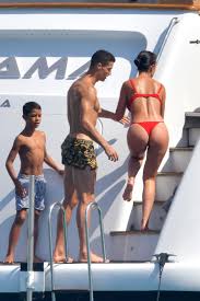 Cristiano Ronaldo y Georgina Rodríguez encandilan con su belleza en las  costas de Saint Tropez 