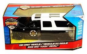 The denali at 205 inches long and 76 inches wide, the denali xt casts roughly the same shadow as. Buy Gmc Yukon Denali State Trooper Suv Black Amp White Jada Toys Heat 96367 1 24 Scale Diecast Model Toy Car Features Price Reviews Online In India Justdial
