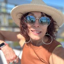 Does anyone in the community shape or fix surfboards?