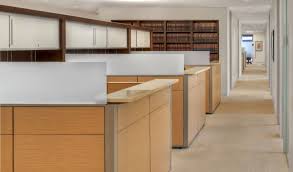 Shook Hardy Bacon Llp A Simple And Modern Interior To Create A Signature Workplace Law Office Design Modern Interior Office Design