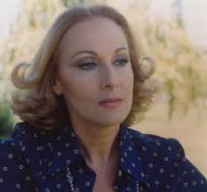 Carta de ajuste: Pilar Cañada, elegante sobriedad