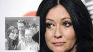 Actor, director, producer, published author, animal lover and activist of compassion. Der Krebs Hat Bei Shannen Doherty Gestreut B Z Berlin