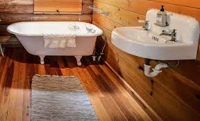However, a freestanding tub called the clawfoot tub can serve the purpose and at the same time, give a classic touch to the bathroom. 8 Best Shower Curtain For Clawfoot Tub Extra Wide For 2021 Organized Work Tips