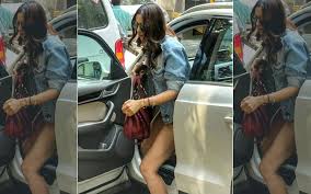 Yoga teachers forget to wear panties. Dirty Troller Tells Rakul Preet Singh Not Wearing Pants After Session Actress Lashes Out At His Mom And Something Happens