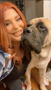 Erin Hemphill's Instagram, Twitter & Facebook