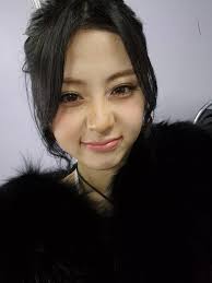 LESSERAFIM Yunjin weverse update . See you later, FEARNOT