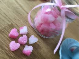 Cuoricini Di Zucchero Come Creare Delle Zollette Di Zucchero A Forma Di Cuoricino In Pochi Minuti Mammacs