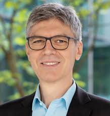 Redundancy Resolution at Position Level