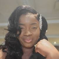 Farah Fanfan's Instagram, Twitter & Facebook