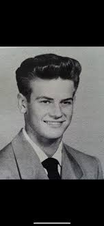 Dedicated to my Dad👳! He raised a man 🧑‍🎓🧑‍🎓 I wish he is still alive  to rejoice with me. Alhamdulillah.🌹