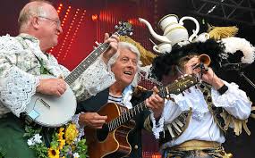 Le Telegramme Brest Fete De La Bretagne 2020 Tri Yann Et Le Bagad De Lann Bihoue A L Arena