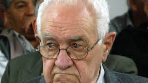 La mala salud ayudó a dos represores