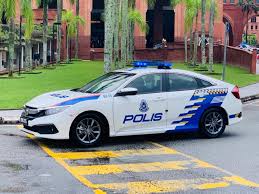 Polis menahan dua lelaki berhubung kejadian di rantau yang menyaksikan sekumpulan penyokong parti politik menahan dan memeriksa kereta peronda polis. Dua Individu Ditahan Selepas Nekad Larikan Kereta Peronda Polis Motoqar