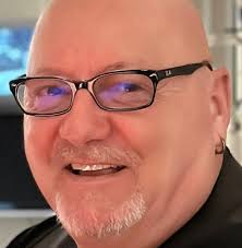 Adskillige såret af knivstik og en person dræbt under kæmpe opgør i  Akacieparken i Valby natten til mandag #kniv #knivstik #knivstikkeri  #politidk #drab #knivdrab