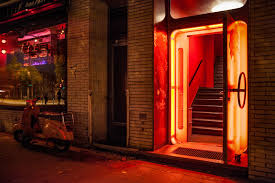 Is voor de liefhebber van 60+ en. Coup De Gueule D Un Prostitue Apres L Abandon De L Eros Center Boulettes Magazine