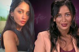 متحالفة مع بعضها (القبائل) متوجسة من الآخر القريب منها قبل الغريب، فكان الحضر من العرب يشيدون الحصون والقلاع لحماية أنفسهم، والدفاع عن مصالحهم من هذا القريب منهم الطامع بما يملكونه، بينما كانت الأحلاف تقوم مقام الحصن والسور عند البدوي في الصحراء. ÙØ±Ø­ Ù…Ø±Ø§Ø¯ Ø®Ø·ÙŠØ¨Ø© Ù…Ù‡Ù†Ø¯ Ø§Ù„Ø­Ù…Ø¯ÙŠ Ù‚Ø¨Ù„ ÙˆØ¨Ø¹Ø¯ Ù…Ø¬Ù„Ø© Ø§Ù„Ø¬Ù…ÙŠÙ„Ø©