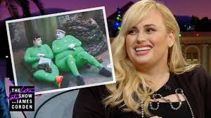 2019 theatrical version starring james corden, judi dench, jason derulo, idris elba, jennifer hudson, ian kckellen, taylor swift, rebel wilson and introducing francesca hayward. Rebel Wilson James Corden Found Making Cats Very Comfortable Youtube