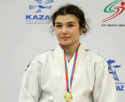 Это на 50 человек больше, чем было на. Yuniorka Madina Tajmazova Triumfator Kubka Evropy V Orenburge Alaniya Time