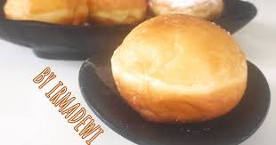 Sajikan donat kentang goreng spesial takaran sendok yang renyah dan empuk dengan taburan gula halus. Avam Wore