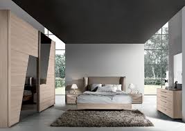 Scoprite i nostri consigli e le nostre idee per declinare la vostra camera da letto moderna la prima soluzione, più semplice da attuare, è quella di acquistare soluzioni complete, uniformi nello stile, nel materiale e nel colore, fra i diversi. Camera Da Letto Guida All Acquisto Guida Per Casa