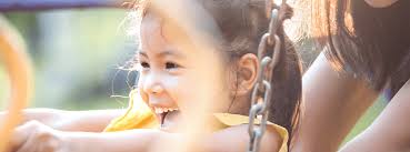 Anti-epidemic goody bags donations by Adam Kwok Kai-fai, executive director  of Sun Hung Kai Properties Limited, and his family