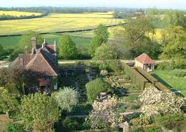 Vita Sackville West Garden In Sissinghurst Castle Castle Garden Garden View Sissinghurst Garden