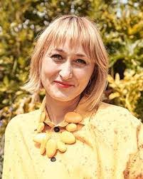 Erin Herzog's Instagram, Twitter & Facebook