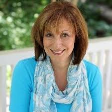 Leah Moon's Instagram, Twitter & Facebook