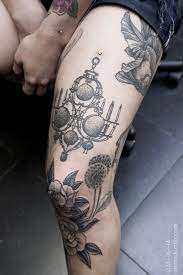 Pin Von Tamsen Page Auf Tattoos I Want Kronleuchter Tattoo Korperkunst Tattoos Tattoo Oberschenkel