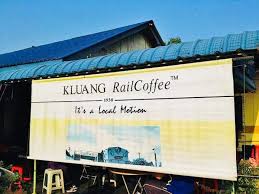 Bilangan penduduk daerah kluang kini melebihi 350,000 orang dan kawasan bandar itu sendiri mempunyai 200,000 penduduk. 10 Tempat Makan Best Yang Mesti Cuba Di Kluang