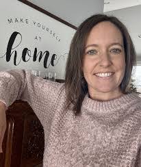 Kara Stover's Instagram, Twitter & Facebook