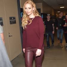 Cerca nel più grande indice di testi integrali mai esistito. Iggy Azalea Starportrat News Bilder Gala De