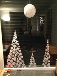 Pin Von Suvi Laakso Auf Weihnachten Weihnachtsdeko Fenster Basteln Fensterdeko Weihnachten Fensterdeko Weihnachten Basteln