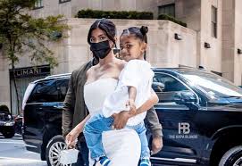 Kylie kristen jenner (born august 10, 1997) is an american media personality, socialite, model, and businesswoman. Ø±ØµØ¯Øª ÙƒØ§ÙŠÙ„ÙŠ Ø¬ÙŠÙ†Ø± ÙÙŠ ØªØµØ§Ù…ÙŠÙ… Ø£Ù…ÙŠÙ†Ø© Ù…Ø¹Ø§Ø¯ÙŠ Ø¨ÙˆØ§Ø¨Ø© Ø§ÙˆÙƒØ±Ø§Ù†ÙŠØ§