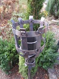 Rustikale Gartenfackel Aus Metall Inkl Metallstab Gartenfackel Metallkunstprojekte Garten