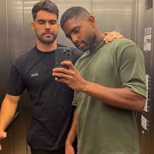 Gay Love, Chat and Travel Advice for Men | B-Gay.com - Page 12