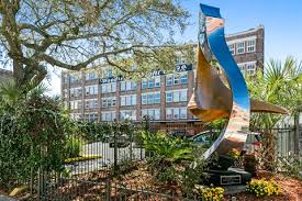 River garden apartments on saint andrew. Photos Of The Woodward Lofts In New Orleans La Hri Properties