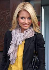 Kelly Ripa Seen Out In New York City Kelly Ripa Hair Long Hair Styles Hair Styles